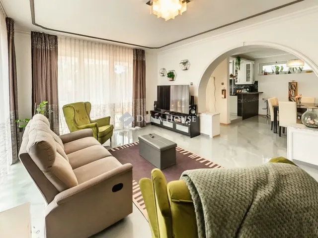 Eladó ház Inárcs 293 nm