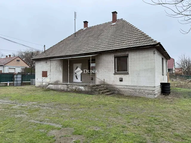 Eladó ház Izsák 81 nm