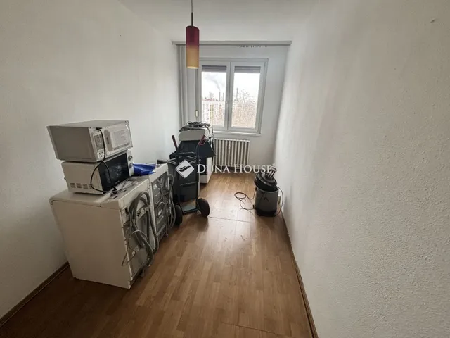 Eladó lakás Kecskemét, Akadémia körút 77 nm