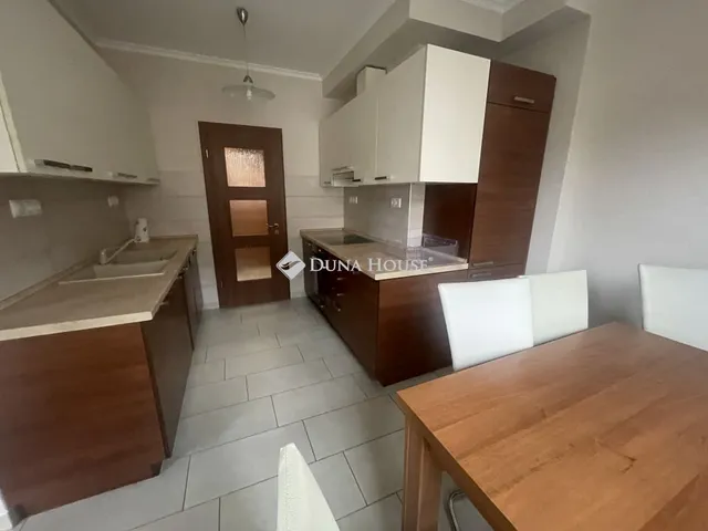 Eladó lakás Kecskemét 77 nm