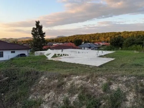 Eladó telek Pilisjászfalu 1116 nm