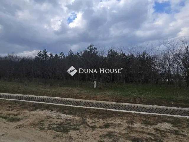 Eladó telek Pilisjászfalu 807 nm