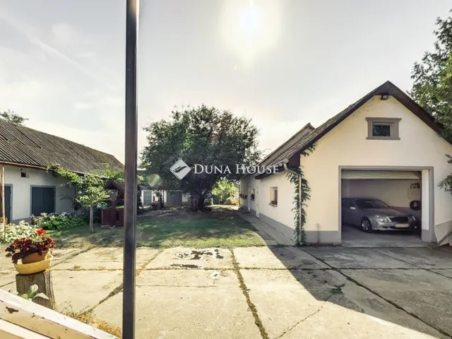 Eladó mezőgazdasági ingatlan Kecskemét 300 nm