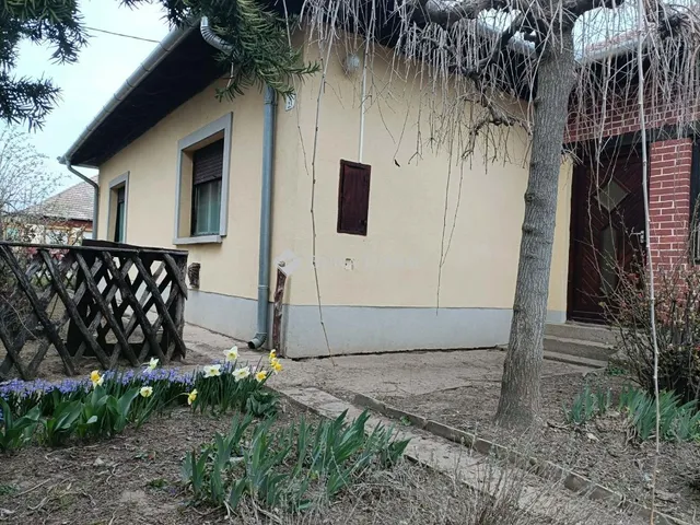 Eladó ház Városföld 85 nm