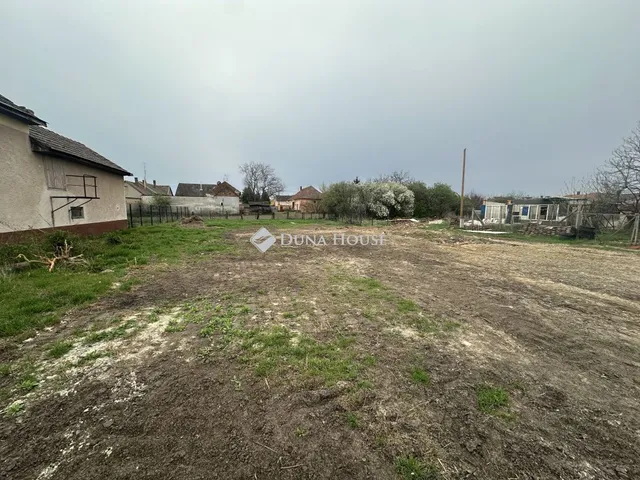 Eladó telek Nagykőrös 940 nm