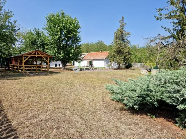 Eladó mezőgazdasági ingatlan Jakabszállás 40 nm