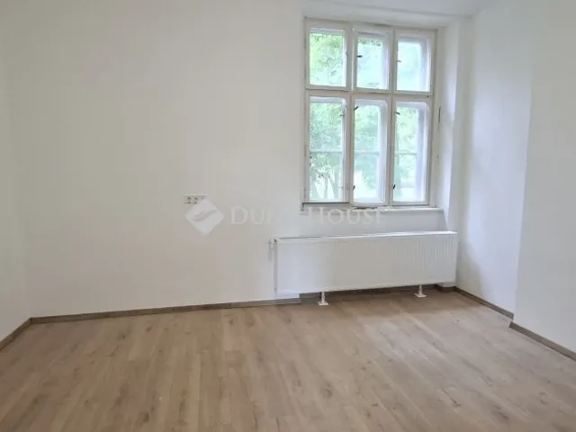 Kiadó kereskedelmi és ipari ingatlan Kecskemét 45 nm