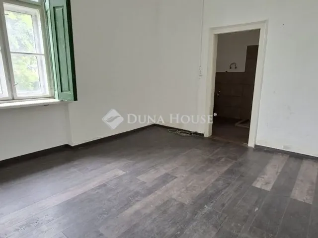 Kiadó kereskedelmi és ipari ingatlan Kecskemét 60 nm