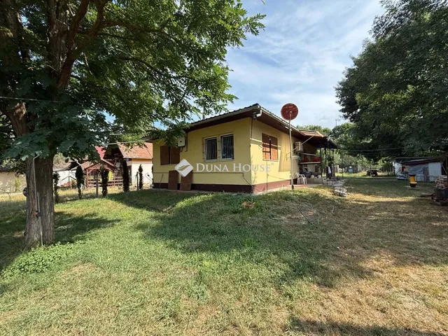 Eladó ház Tiszaug 85 nm