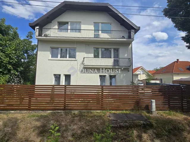 Eladó ház Gödöllő 280 nm