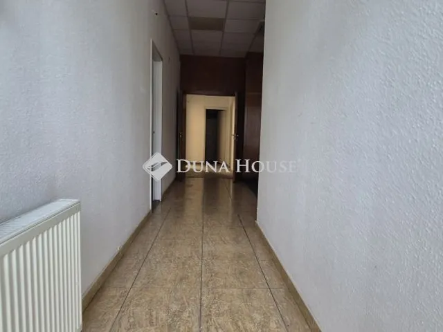 Kiadó kereskedelmi és ipari ingatlan Kecskemét 346 nm