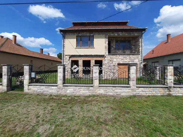 Eladó ház Jászszentlászló 197 nm