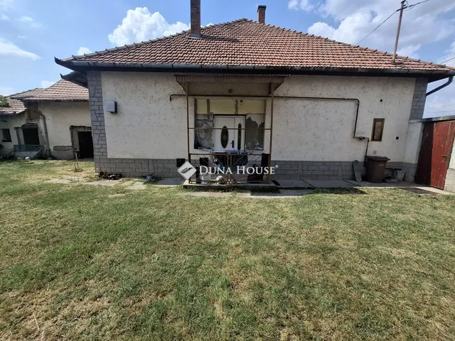 Eladó ház Tiszaalpár 86 nm