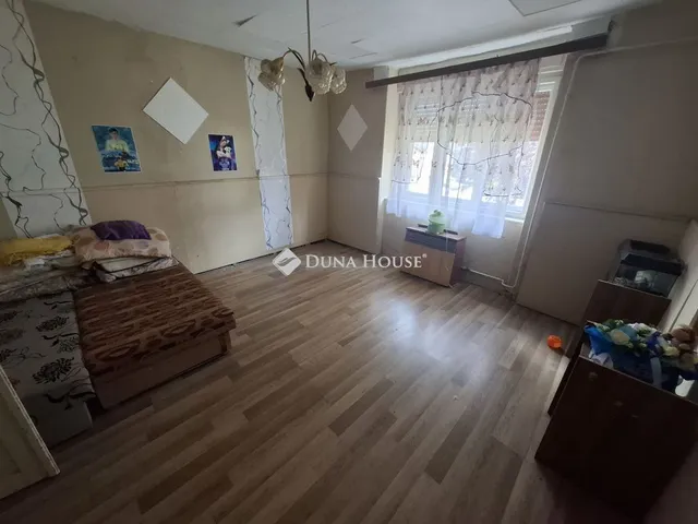 Eladó ház Tiszaalpár 86 nm