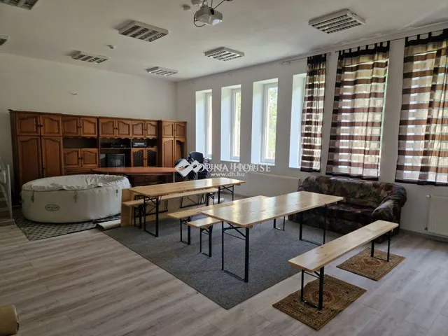 Kiadó ház Kiskunfélegyháza 240 nm