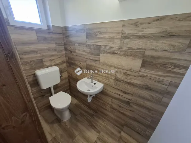 Kiadó kereskedelmi és ipari ingatlan Kiskunfélegyháza 25 nm