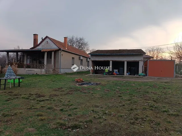 Eladó ház Kiskunfélegyháza, Molnár telep 90 nm