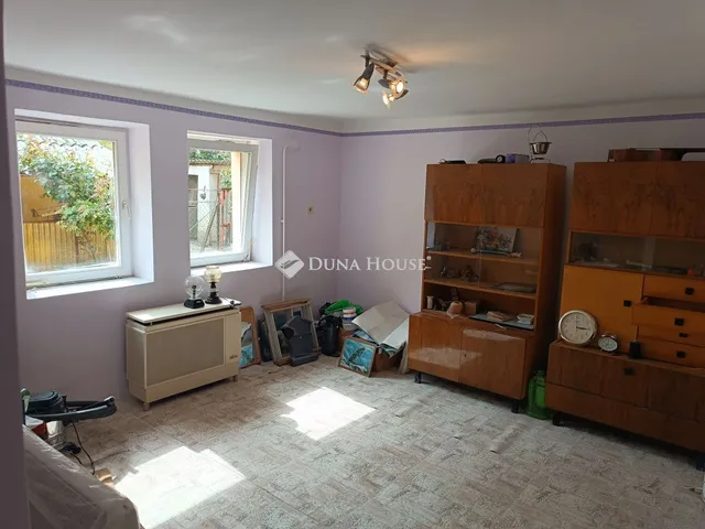 Eladó ház Kunszállás, Tanya 73 nm