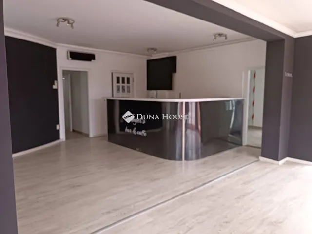 Kiadó kereskedelmi és ipari ingatlan Jászszentlászló 100 nm
