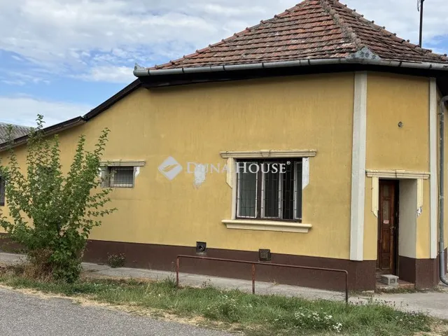 Eladó ház Kiskunfélegyháza 350 nm