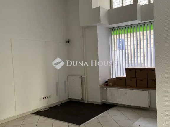Kiadó kereskedelmi és ipari ingatlan Debrecen 167 nm