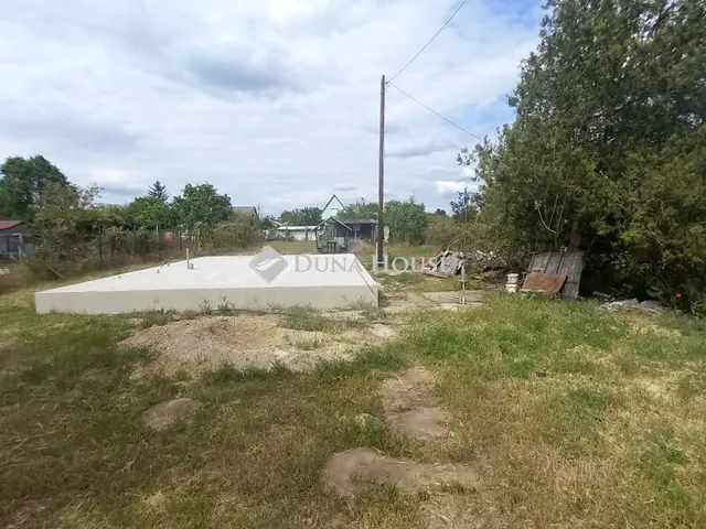 Eladó telek Debrecen 704 nm