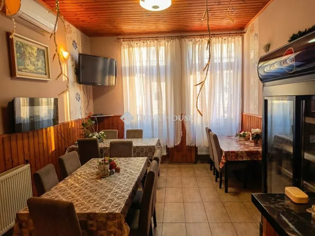 Eladó ház Vámospércs 223 nm