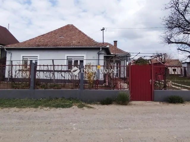 Eladó ház Hajdúsámson 82 nm