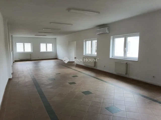 Kiadó lakás Debrecen 290 nm
