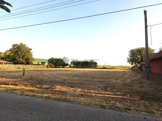 Eladó telek Szentpéterszeg 2808 nm