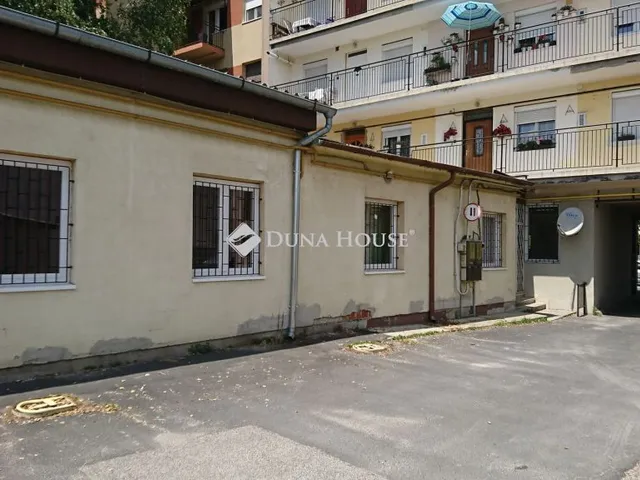 Eladó kereskedelmi és ipari ingatlan Zalaegerszeg, Rákóczi Ferenc utca 316 nm