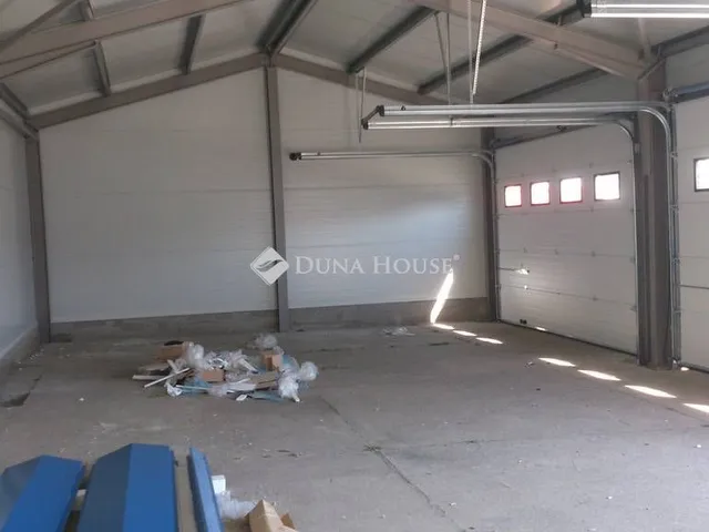 Eladó kereskedelmi és ipari ingatlan Zalaegerszeg, Sport utca 927 nm