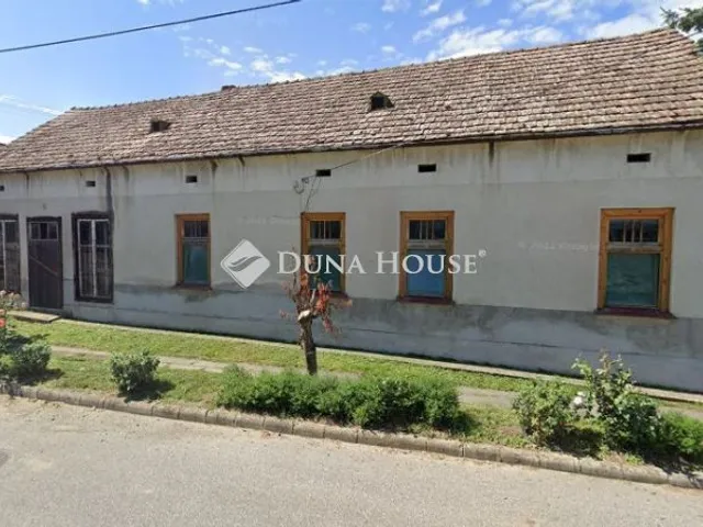 Eladó ház Salomvár 190 nm