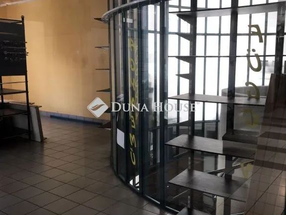 Eladó kereskedelmi és ipari ingatlan Zalaegerszeg, Kossuth Lajos utca 34 nm