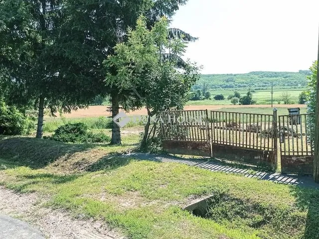 Eladó telek Pölöske, Petőfi Sándor utca 2297 nm