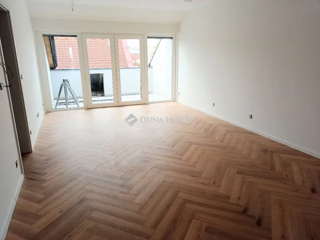 Eladó lakás Zalaegerszeg, Petőfi Sándor utca 74 nm