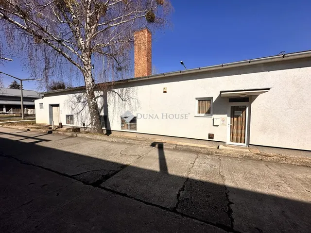 Kiadó kereskedelmi és ipari ingatlan Zalaegerszeg 341 nm