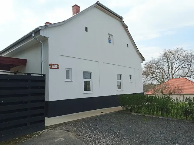 Eladó ház Söjtör 250 nm