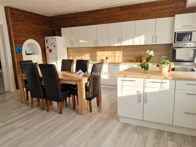 Eladó ház Zalaegerszeg 300 nm