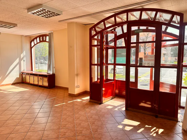Kiadó kereskedelmi és ipari ingatlan Zalaegerszeg 145 nm