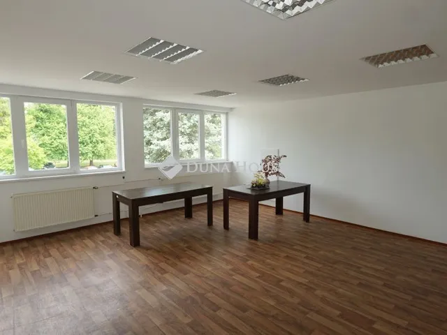 Kiadó kereskedelmi és ipari ingatlan Zalaegerszeg 540 nm