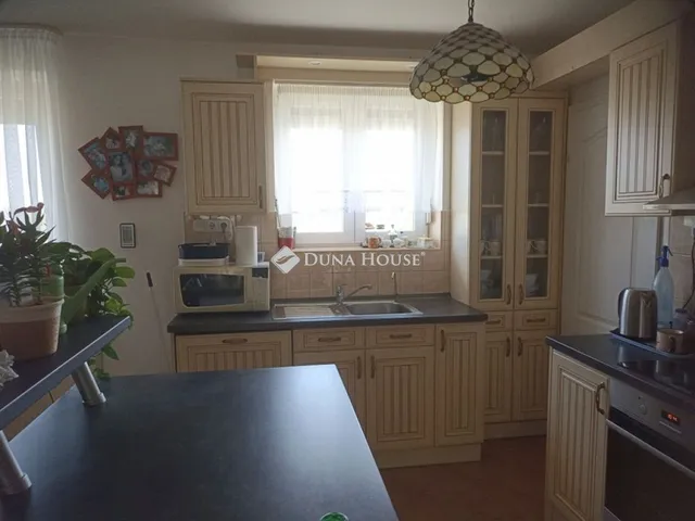 Eladó lakás Teskánd 96 nm