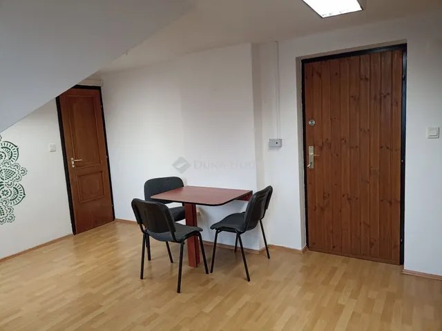 Kiadó kereskedelmi és ipari ingatlan Zalaegerszeg 22 nm