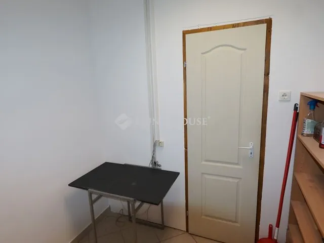 Kiadó kereskedelmi és ipari ingatlan Zalaegerszeg 48 nm