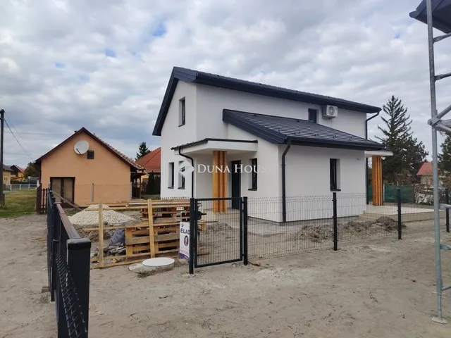 Eladó üdülő és hétvégi ház Balatonkeresztúr 84 nm