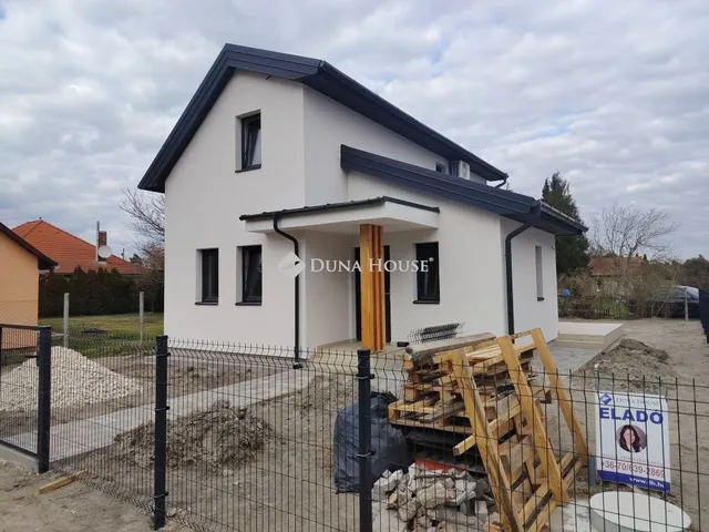 Eladó üdülő és hétvégi ház Balatonkeresztúr 84 nm