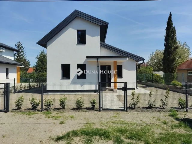 Eladó üdülő és hétvégi ház Balatonkeresztúr 84 nm