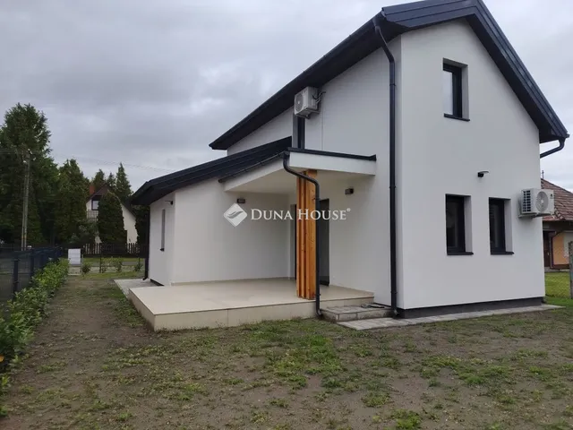 Eladó nyaraló Balatonkeresztúr 84 nm