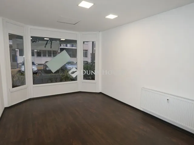 Kiadó kereskedelmi és ipari ingatlan Zalaegerszeg 32 nm