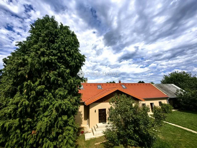 Eladó ház Katafa 100 nm